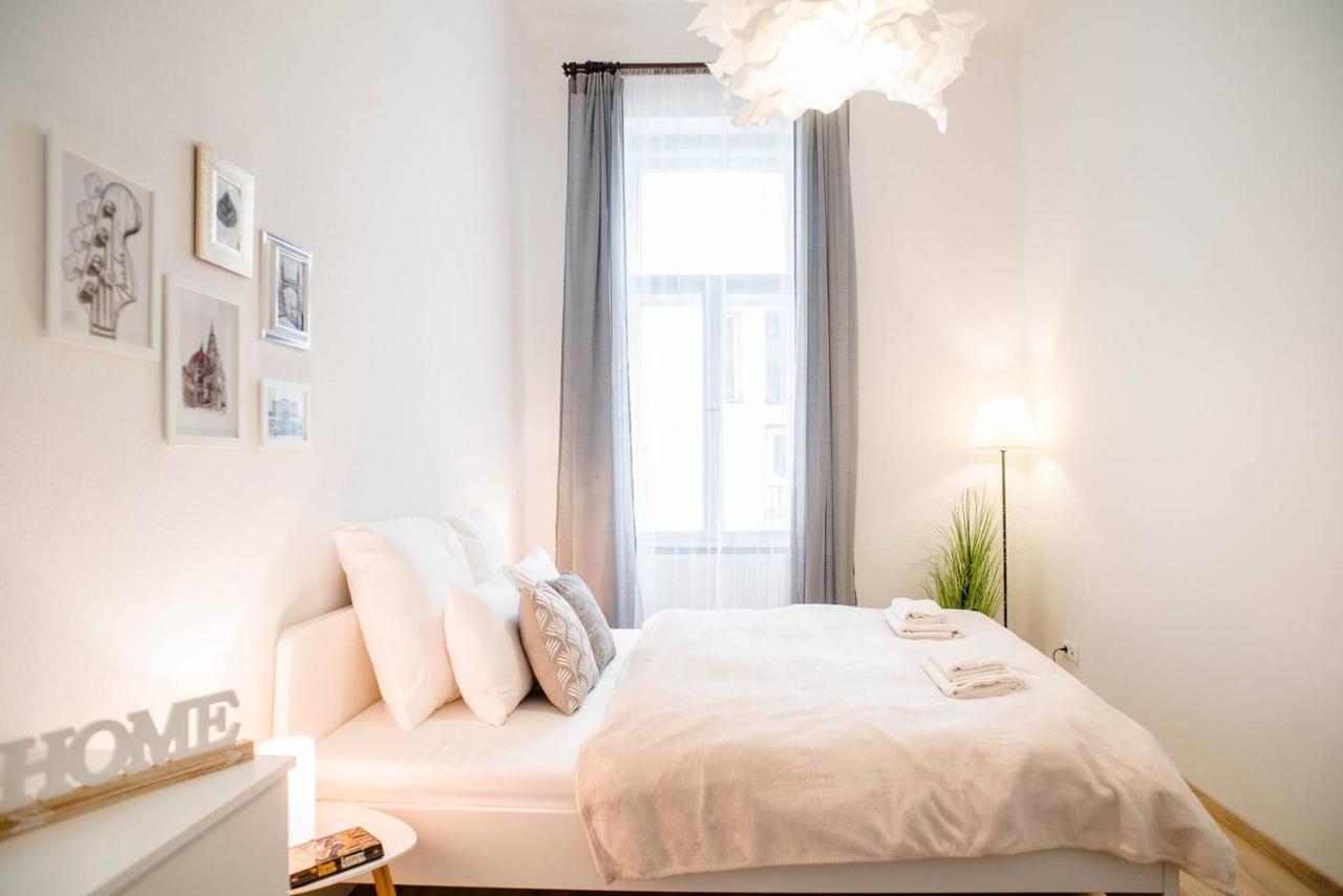 Comfy, Renewed 3 Bedroom Apt In Center Budapest Exterior photo